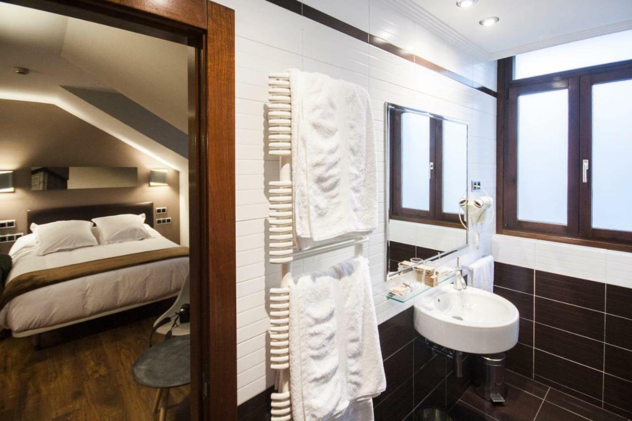 Hospedium Hotel La Casona Del Conde Noreña Екстериор снимка