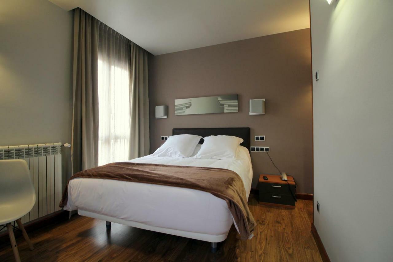 Hospedium Hotel La Casona Del Conde Noreña Екстериор снимка